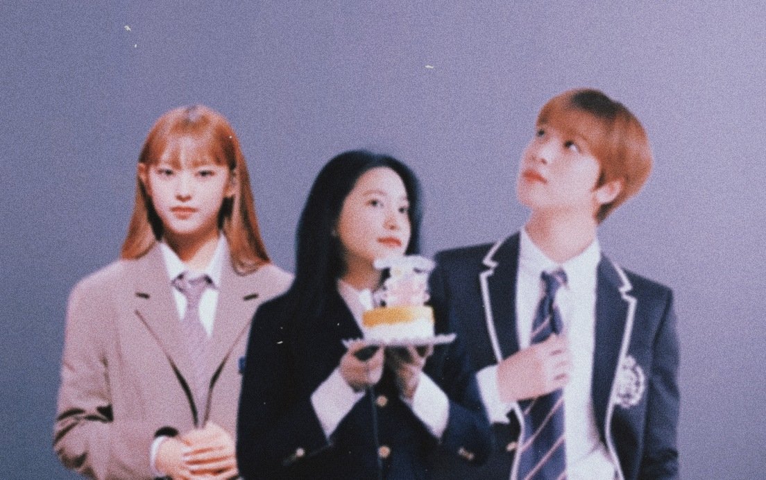 anoesise's tweet image. ㅤ
Keluarga Ajaib Higuchi : Aceb, Jaenab, Imroatus. 

Fotonya blur karena kami juga enggak jelas. 🫠 @nabiws, @carmping. 
ㅤ