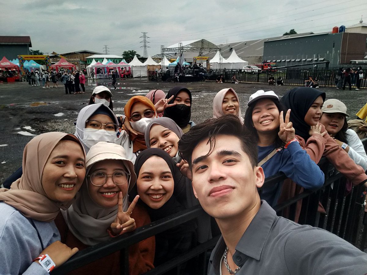 ndahindahprtwi's tweet photo. My First Festival!! #Cilpafest https://t.co/6abh86KZIA