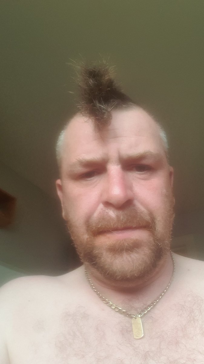 RossBonnar1's tweet photo. Lock down hair cuts https://t.co/4lIEUZHIiA