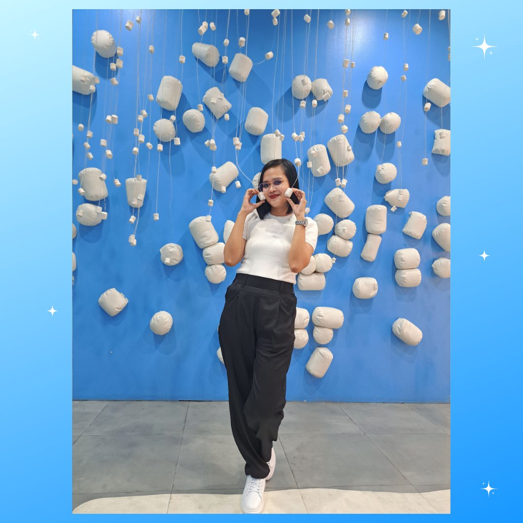DemesaIsabela's tweet photo. Spread s’more love, light, and laughter. 💙 https://t.co/cuELWC9eiU