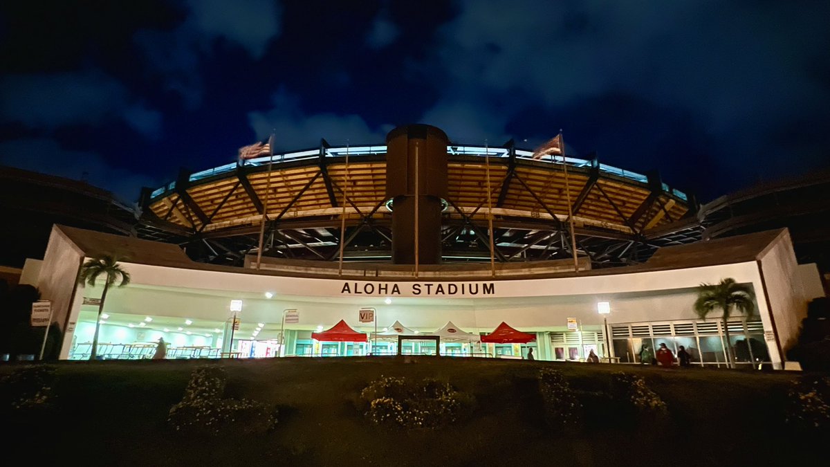 cfbcampustour's tweet photo. #AlohaForever ✌️🥲 https://t.co/ZgIRA1meSV