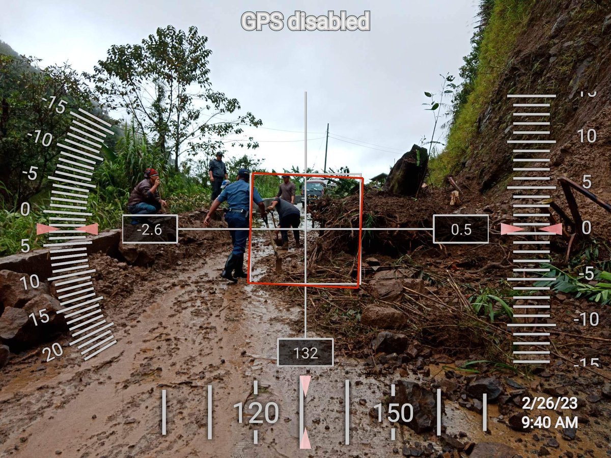 PNPNatonin's tweet photo. Road monitoring and Road Clearing to ensure maximum safety of all motorists.
➡️Landslide at Pap-arong,Tonglayan,Natonin is now open. One lane passable,thanks to DPWH and Ldrrmo Natonin for the update.
#ProjectSafeRoadTrip
#LifeIsBeautiful
#KaligtasanNyoSagotKo
#TulongTulongTayo https://t.co/fYAixZfaeM