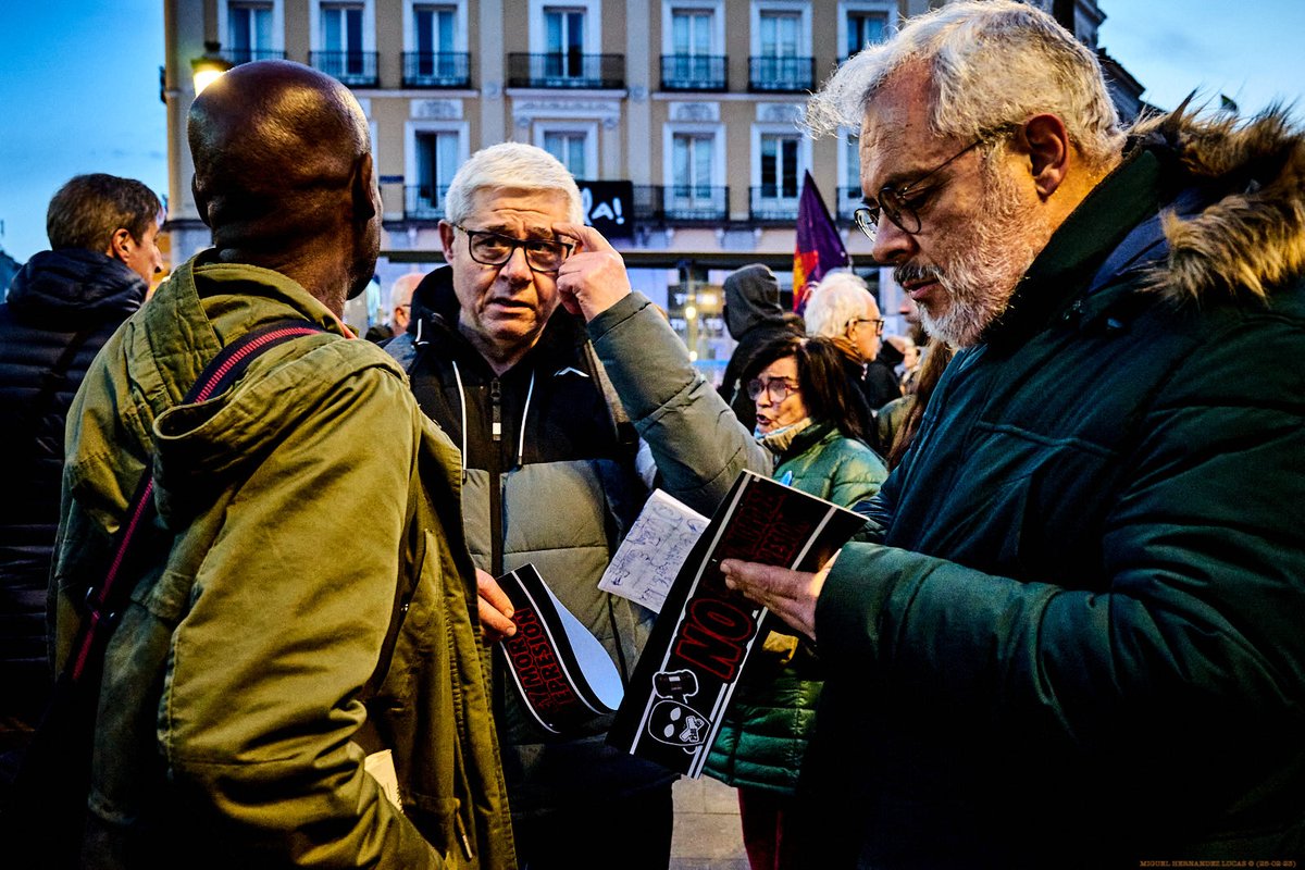 MiguelhlLucas's tweet photo. Concentración Plz Jacinto Benavente 25/02/23 contra la Criminalización de la Protesta y la desobediencia civil que forma parte de la libertad de expresión, con el lema:
"No a la Reforma del Código Penal ¡Abajo las leyes represivas! #PrisionPorProtestar"
Foto🧵⤵️ https://t.co/Z78pSH22t6