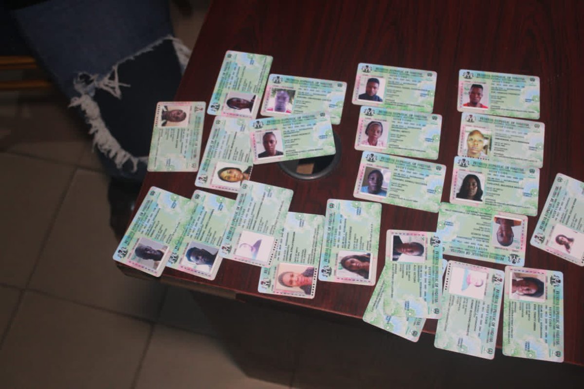 officialEFCC's tweet photo. 2023 Polls: EFCC Arrests Three in Benin for Being in Possession of 20 PVC

Operatives of the Benin Zonal Command of the Economic and Financial Crimes Commission, EFCC,  have arrested three persons for being in possession of several permanent voter cards. https://t.co/blaJQgUAKC