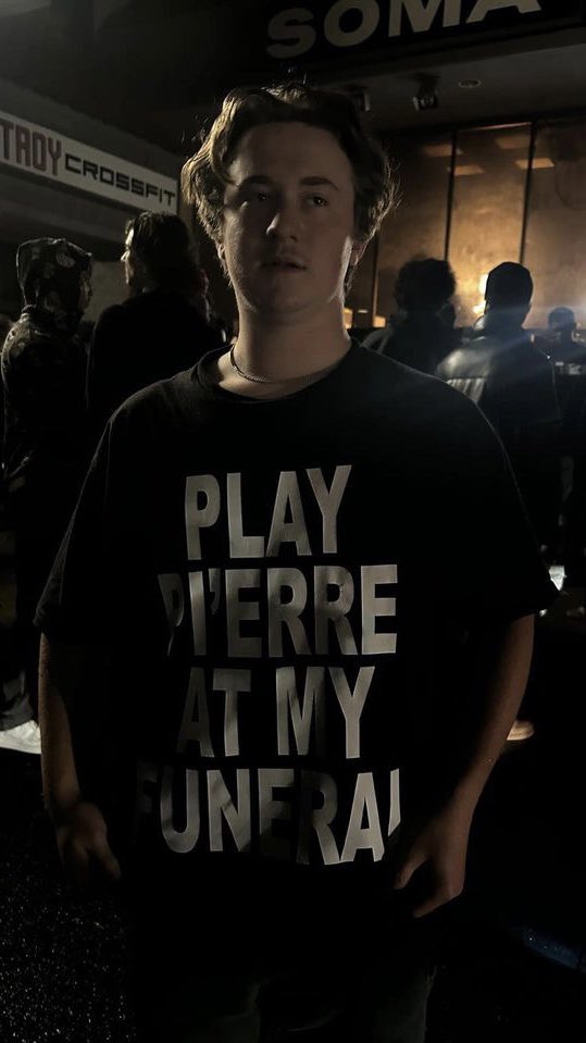 Quoted_LA's tweet image. Bro got spotted in his “Play Pi’erre At My Funeral” Tee at the @FLAWLESSLUCKI show #pierrebourne #IG @pierrebourne