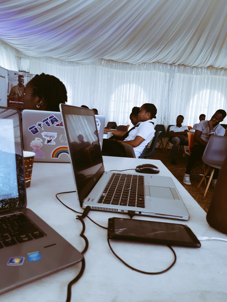 ItsCliveNewton's tweet photo. DAY 3 of #startupweekendnairobi
Great Insights from Mentors
@startinev
#iamachangemaker https://t.co/fzEuvxI7VA