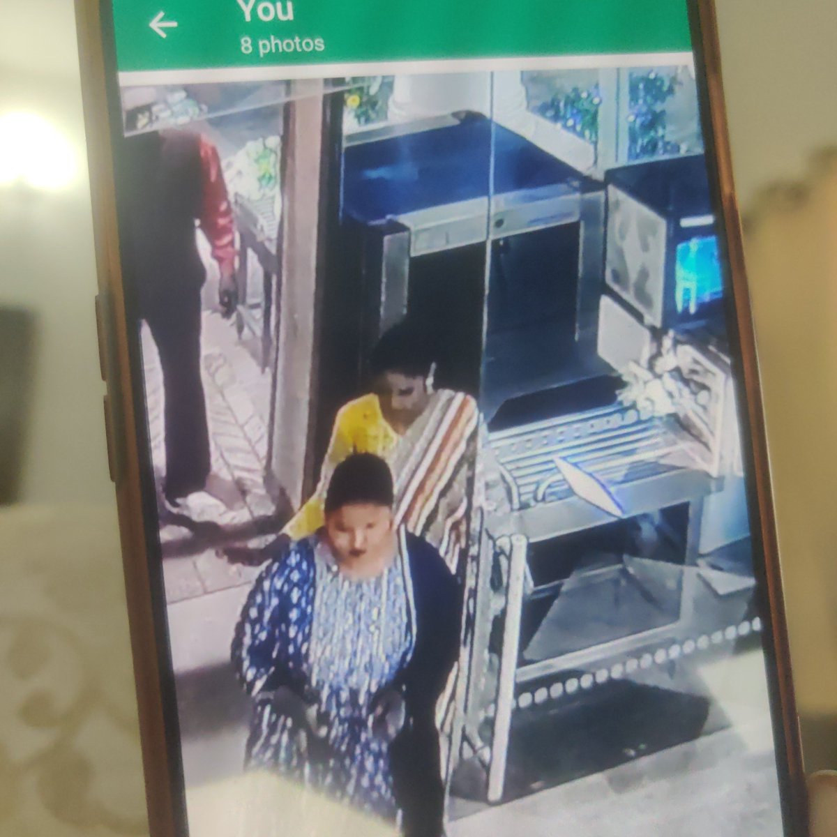 pkjain61's tweet photo. Costly ornaments worth INR 5.0 lakh were stolen during marriage ceremony held at five star hotel Taj ganges varansi on 22nd Feb 2023, by two unknown girls. Captured in CCTV clearly. video and pictures are attached. seek Help. @myogiadityanath @dgpup @TajGanges @RNTata2000 https://t.co/UhdpCPV4Ww
