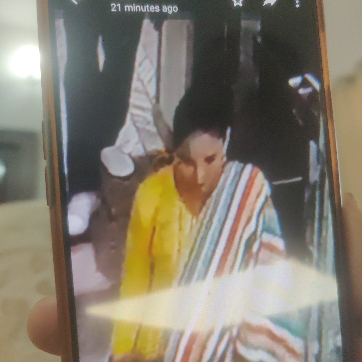 pkjain61's tweet photo. Costly ornaments worth INR 5.0 lakh were stolen during marriage ceremony held at five star hotel Taj ganges varansi on 22nd Feb 2023, by two unknown girls. Captured in CCTV clearly. video and pictures are attached. seek Help. @myogiadityanath @dgpup @TajGanges @RNTata2000 https://t.co/UhdpCPV4Ww