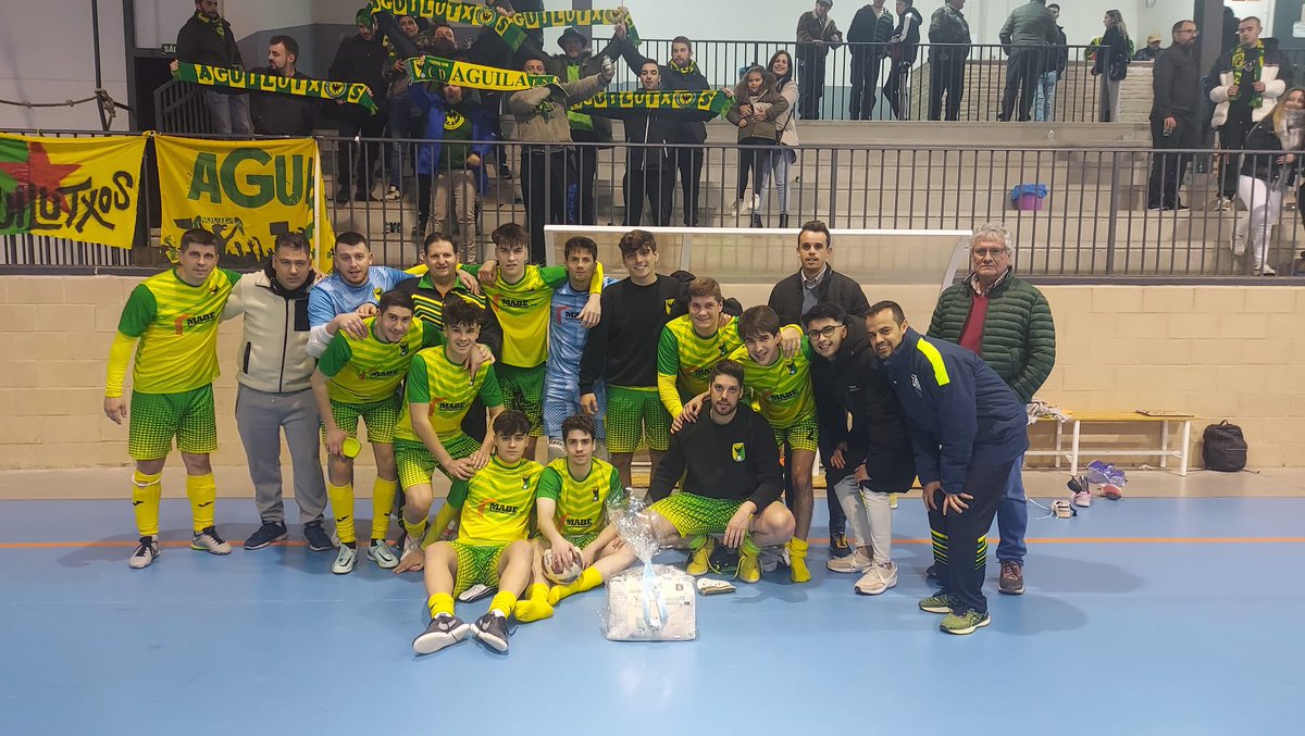 aguilafs's tweet photo. Derrota ante un buen equipo, no pudimos ofrecerles el triunfo a Lucas, pero si el cariño del equipo y afición. https://t.co/eTnzFIf2as