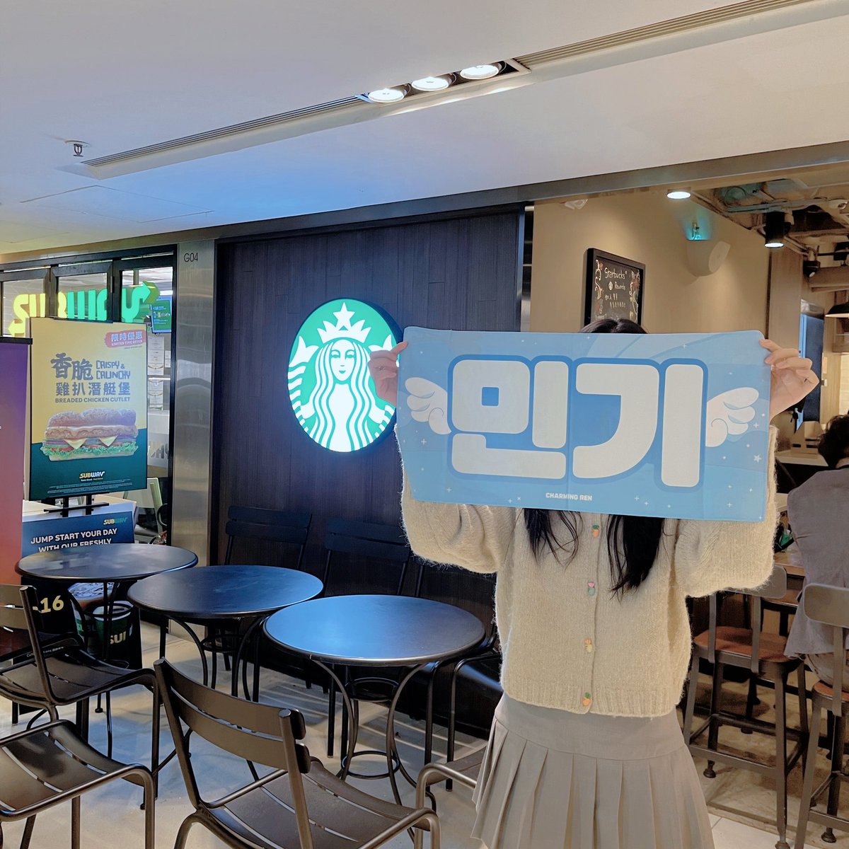 renbar1103's tweet photo. 🎁 RenBar supporting goods for Mingi FAN CON [THE DAY AFTER] 

📍 Starbucks at G/F floor@KITEC
九龙国际展贸中心G/F层星巴克
⏰ 5-6 PM

🥰Thank you and hope you all enjoy the concert! 

#렌 #REN #민기 #최민기 #崔珉起 https://t.co/3vEm7yrttF