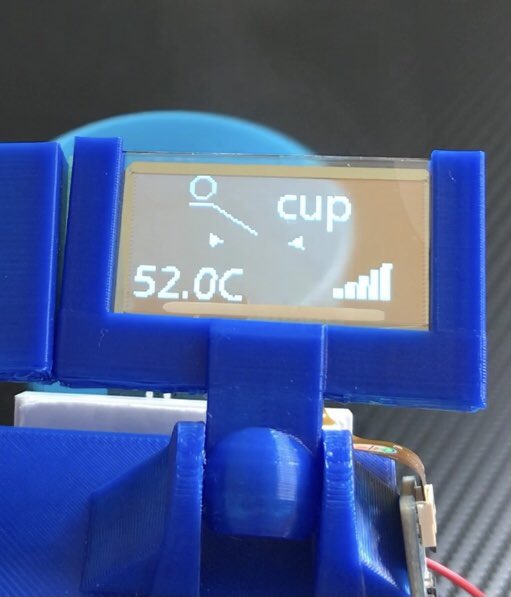 sozoraemon's tweet image. ラズパイを使って、認識した物体名と温度を表示する「スカウター」を作ってみた。