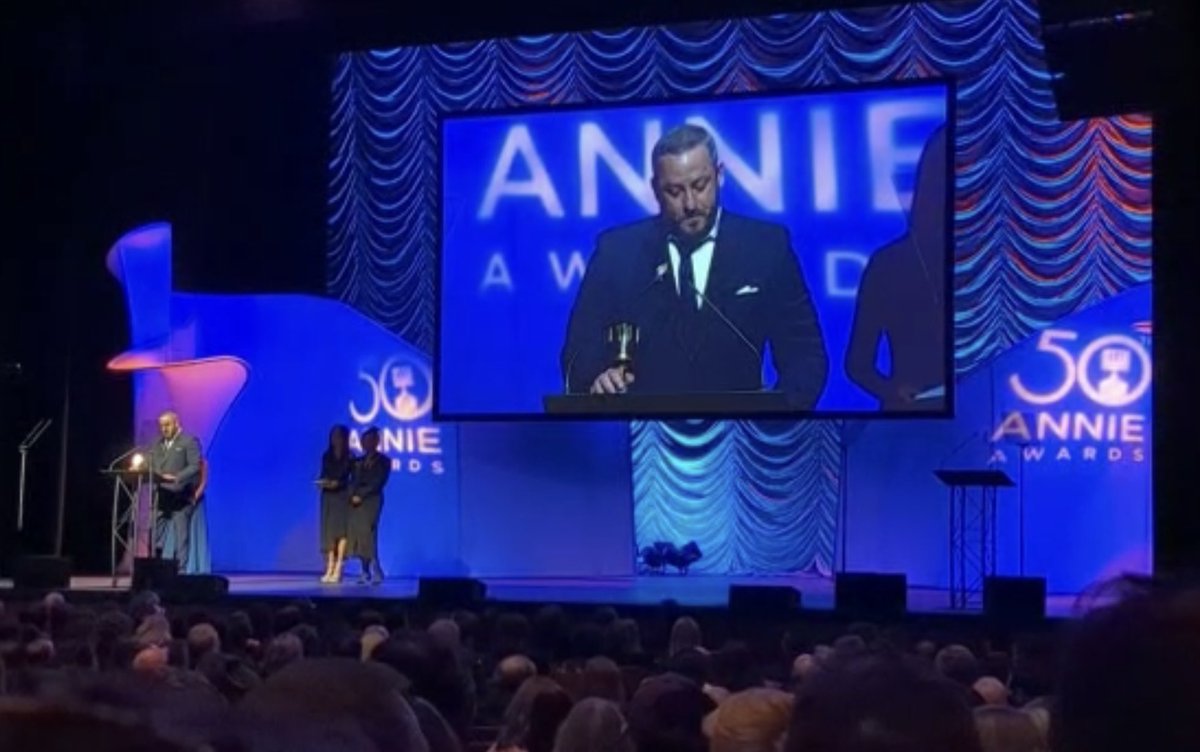 Bob’s Burgers won Best TV/Media at the Annie Awards tonight and I got to accept the award on stage. The biggest congrats to the whole Bob’s team! 😍🍔😍