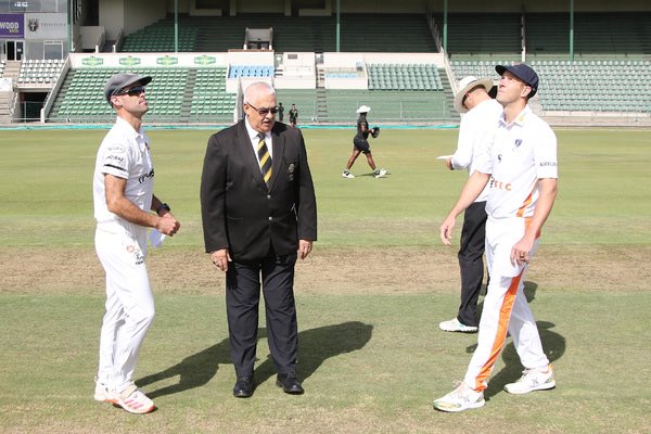 Day 1 of the <a href="/DomesticCSA/">CSA Domestic Leagues</a> 4 day series match between the <a href="/WarriorsCrickEC/">The Dafabet Warriors</a> and <a href="/KnightsCricket/">Knights</a> 

The <a href="/KnightsCricket/">Knights</a> have won the toss and elected to Bat first