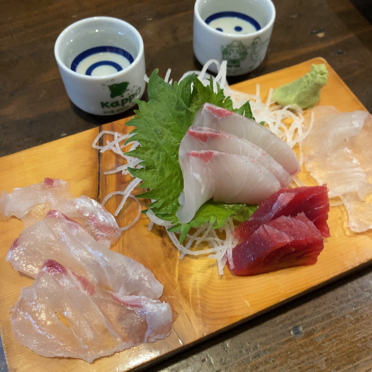 yoswht's tweet photo. 3軒目。最強刺身！と基峰鶴しぼりたて新酒。美味しいー！
#魚処網代 https://t.co/My7CXpaseT