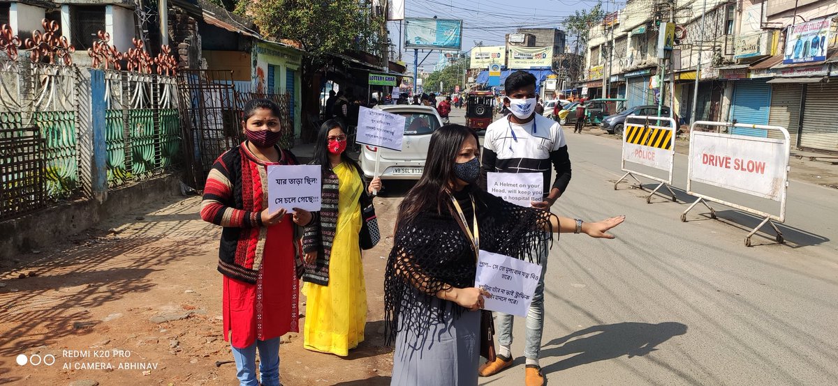 Team_Upahaar's tweet photo. #RoadSafetyAwareness Campaign by Team Upahaar.
#SafeRideSaveLife https://t.co/wywtB4a9Nh