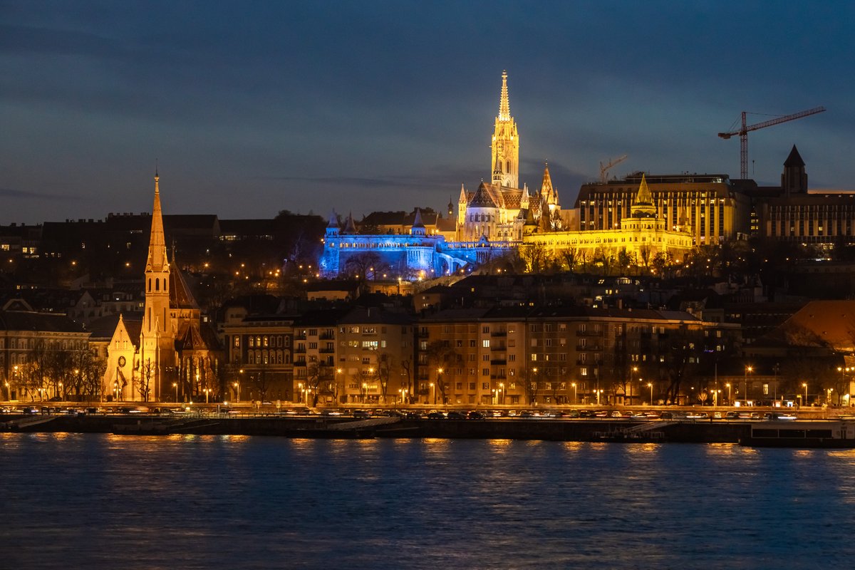 Our iconic Fisherman's Bastion lit up in the colours of the Ukrainian flag during the weekend. As before, #Budapest remains a city of solidarity, and we will keep supporting our local counterparts in #Ukraine. 🇺🇦🇭🇺