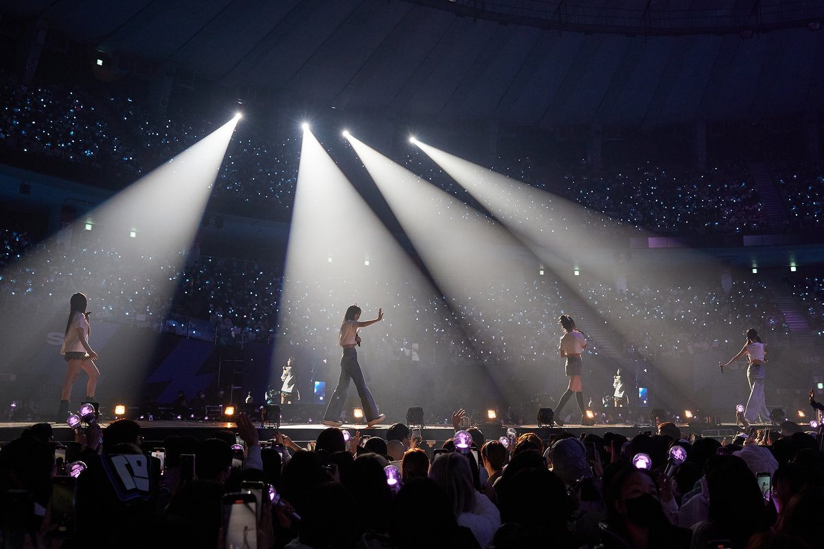 kvibe_yonhap's tweet photo. Check out the photos from #aespa (@aespa_official ) 1st concert #SYNK_HYPERLINE 💥❤️💥

#에스파 
#aespa1stConcertSYNK_HYPERLINE 
#카리나 #윈터 #지젤 #닝닝
#Karina #Winter #Giselle #Ningning 

Click the link to see more photos!! 
https://t.co/1dIWJGtfVn https://t.co/RejAHrbqXl