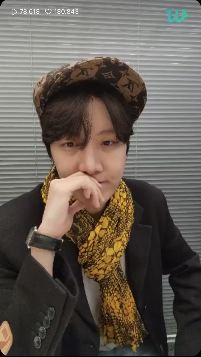 7btsupdates's tweet photo. HOBI LIVE!!!

🐿️: aku datang sebentar
🐿️: aku rasa aku harus berbicara dengan kalian

+ https://t.co/WG0Q8SAfG8