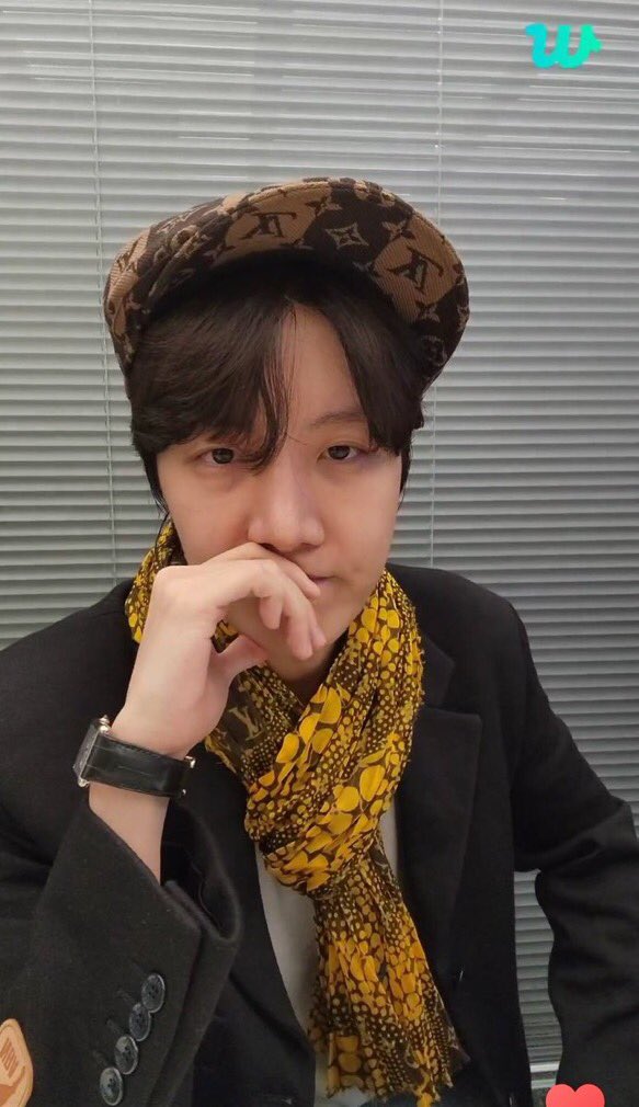 📝| TRADUCCIÓN DEL LIVE DE JHOPE 

#HOBI #HOSEOK #BTS