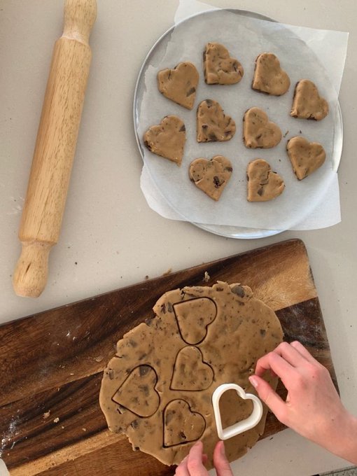 Valerie_bevs's tweet photo. baking heart shaped cookies https://t.co/yxS1COqoCm