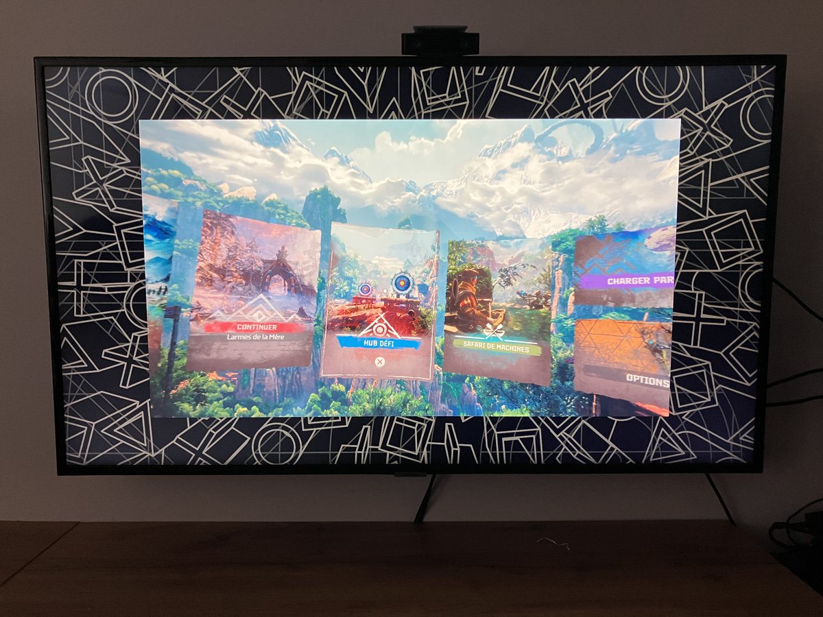 Herbi_VR's tweet photo. Tips #PSVR2 : Dans les paramètres vous pouvez activer : Assistance de suivi si vous avez des erreurs ou si l'écran VR bouge tout seul. Lorsque c'est activé, sur votre TV apparaitra un cadre autour de votre jeu. Cela permet au casque VR de le reconnaitre plus facilement ! 👍 https://t.co/8wpOdKfFWP