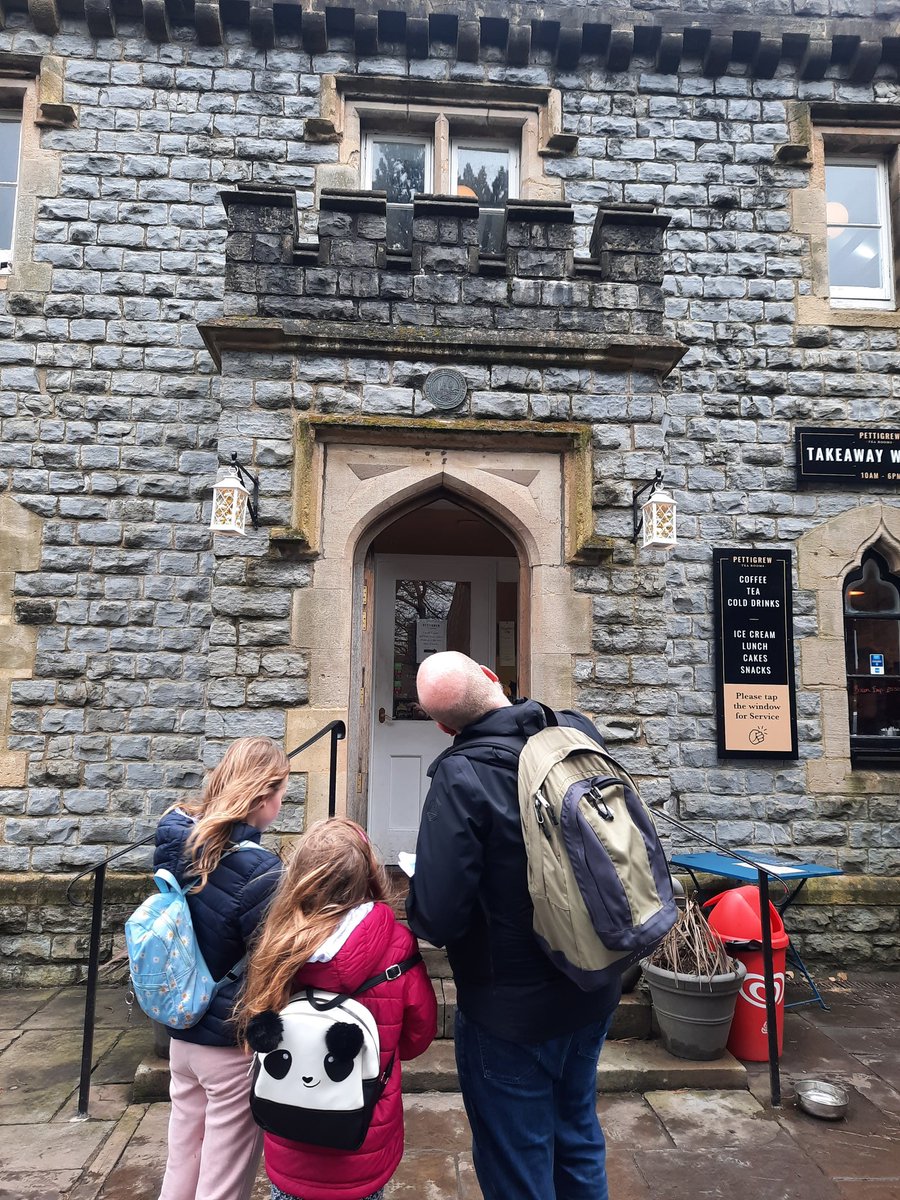 dianamanson1's tweet photo. Great @TreasureTrails walk around Cardiff #HalfTermHeroes https://t.co/XK5GM25T6j