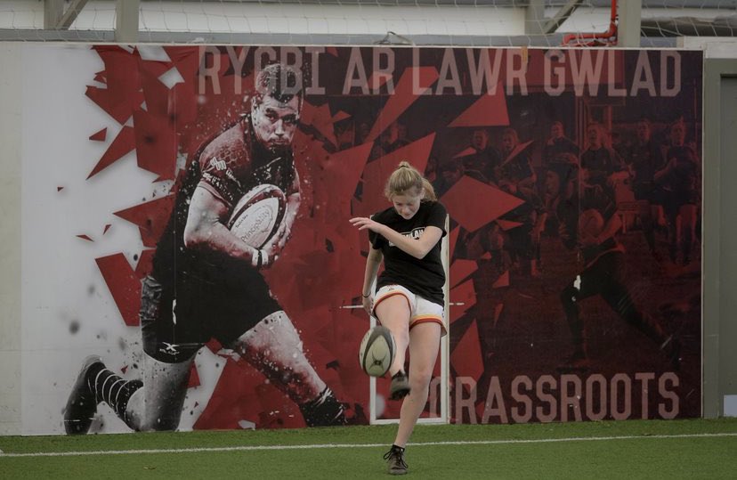 rygbi711's tweet photo. Girls Only Camp photo dump! 📸
Amazing day of rugby with bags of skills on show.
Well done to all that attended and thanks to coaches @iona.evans @rattytaylor @jesskav9
THANKS TO @photographyomega for the photos
#freedomtoexpress #girlsonlycamp #developingskills #kicktoscore https://t.co/gKl9olNXBl