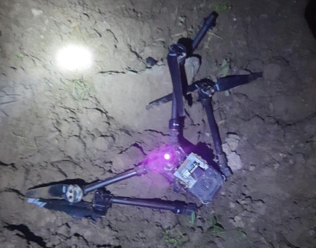 BSF के जवानों ने फायरिंग कर मार गिराया पाकिस्तानी ड्रोन 

#drone #border #punjab #punjabhindinews #punjabkesari #punjabnews #gurdaspurhindinews #gurdaspurnews #gurdaspurkesari #da
#mankibat
#indianarmy

◤𝑃𝐽 𝐷𝑒𝑙𝑙𝑦 𝑁𝑒𝑤𝑠☜

    ✍️by
_:-◥Ƥαωαη Sᴜʀʏᴠɴsʜɪ 亗❤_::-