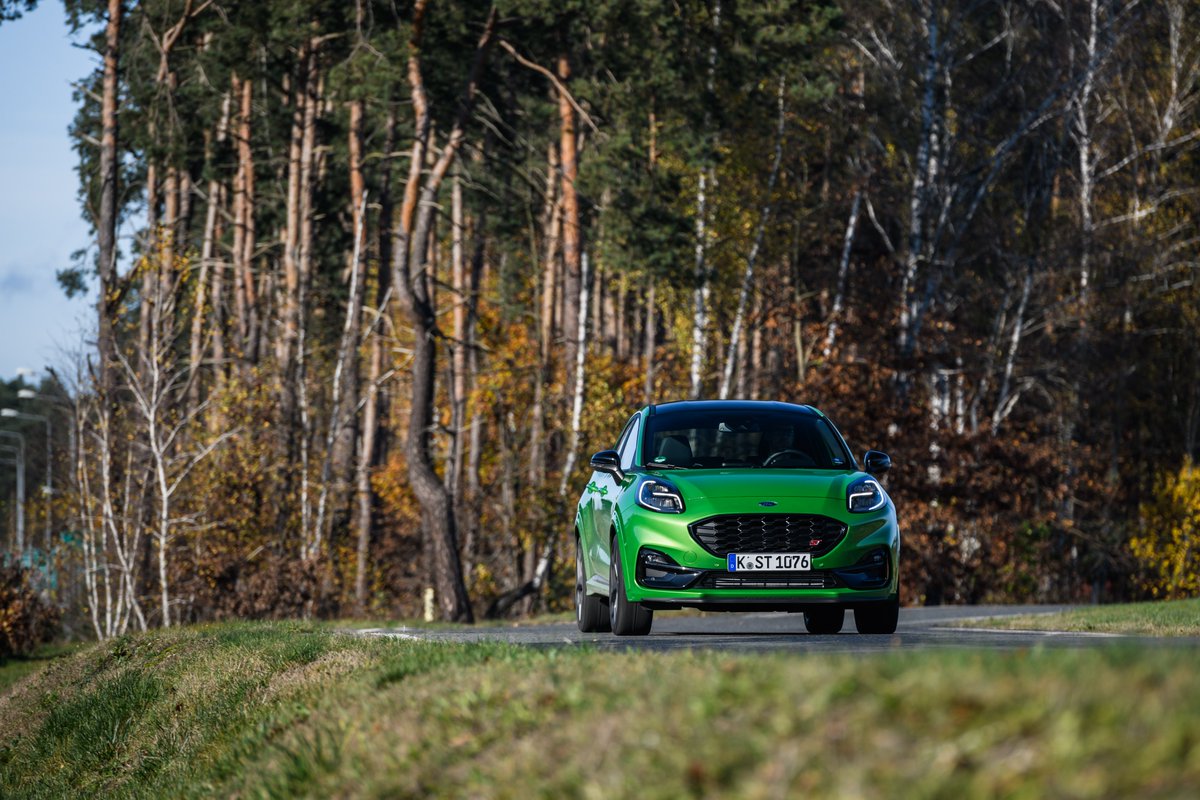 FordPolska's tweet photo. 👉 #FordPolska #STSunday
▫️ Niedzielę otwieramy na sportowo🏁
W serii weekendowych zdjęć naszych modeli #FordPerformance i #FordPumaST😎
Niepohamowana radość z jazdy 😊
Dzień dobry https://t.co/Xm2zRY32rc