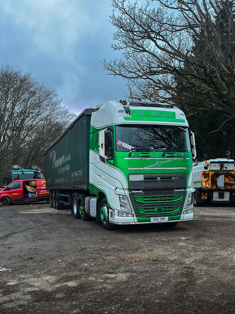 Had a great week out on my own, up to Glasgow &amp; then down to immingham docks to pick up some fertiliser to deliver to various farms back down south before getting back on battery work at the end of the week. Couple of wobbles when it came to reversing but we’ll get there 🤞🏻💚
