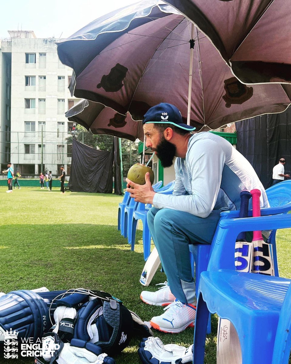 melissagstory's tweet photo. Oh to be one of England’s greatest all rounders sipping from a coconut ..pure vibes https://t.co/9yCpWbrDZ6