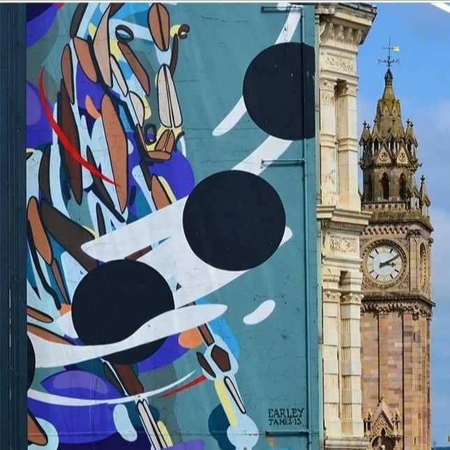WalkingBelfast's tweet image. This fantastic mural in High Street, Belfast is called "High Horse" by fabulous Dublin artist @james_earley
James' family owned a stained-glass business in Dublin, Thomas Earley &amp;amp; Sons and his own distinctive style reflects his artistic past within Irish Stained-Glass Art