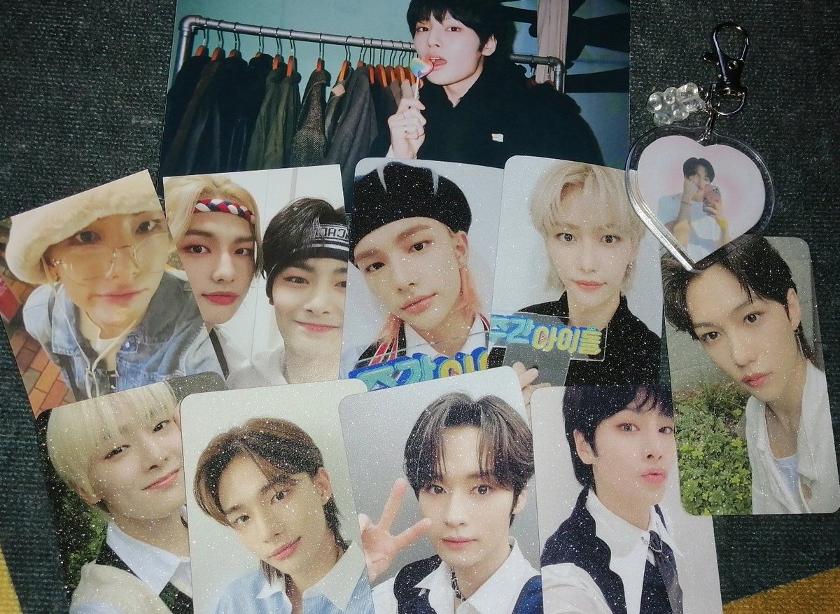hyunncherry's tweet photo. had a blast today hehe and bought the glitter pc from @hyunxingnamja >< cantik giler omg thank you everyonee #HappyBabyPrinceInKL https://t.co/Nz5xNa1smV