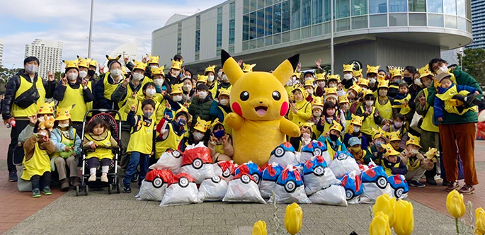 dondonmedia's tweet photo. ♻️ Le #Japon organise la première coupe du monde de collecte de déchets : #SpoGomi, un nouveau sport d'origine japonaise social et écologique👇😁 https://t.co/QCIXF703ga