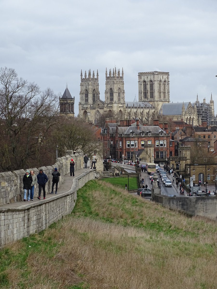 York ❤️ #york #cityofyork #iloveyork #yorkuk #visityork #beautifulyork #yorkshirelife #yorkminster #february #winter #sunshine #wanderings #roaming