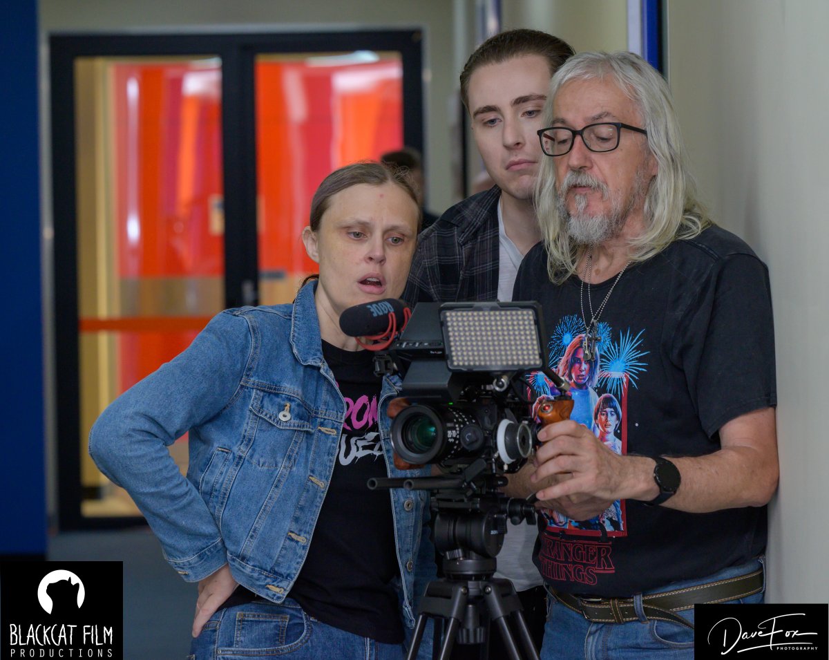 blackcatfilmpr2's tweet photo. Hi Guys,
More BTS Photos from this month Film Shoot for Prom Queen here.
Photos by Dave Fox
#BehindtheScenes #BTS #Photos #Photographer #PromQueen #PromQueentheMiniWebSeries #Filming #Acting #IndieFilmmaker https://t.co/H5NKeE7SrF