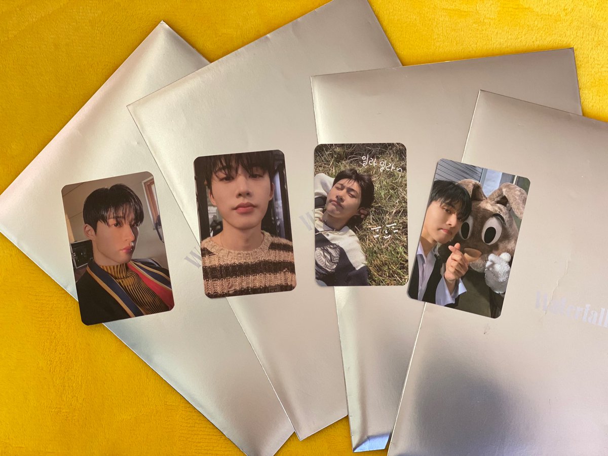 goodspapneda's tweet photo. 비아이 워터폴 앨범

2,3000원 

풀셋 4개 일괄 판매합니다

포스터, 포카, 엽서 등 기본 구성제품 모두 포함되어있구요

엽서는 제가 따로 모아서 원래 구성보다 더 있습니다!!

가장 오른쪽 포카도 특전이라 구하기 힘들어용!!

편하게 연락 주세요~☺️

#비아이 #비아이앨범 #비아이포카 #김한빈 https://t.co/MMwwGSE7Ul