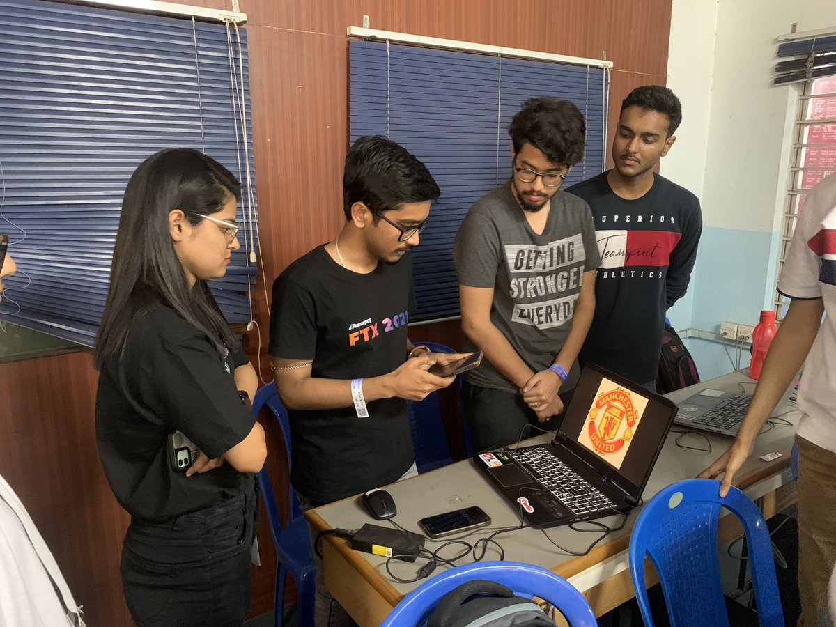 Folks at #diversion2k23 are all pumped up to showcase the hack they built during the last 28hrs!! #mlh <a href="/MLHacks/">Major League Hacking (MLH)</a>
