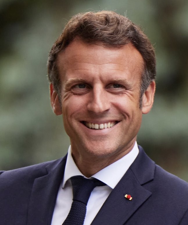 🇨🇩 Profondément rassuré que Gims fasse finalement capoter le  projet initialement prévu par l’Élysée , projet qui consistait à ce qu’il soit l’un des invités phares de la délégation des peoples africains qui accompagneront Macron à Kinshasa .