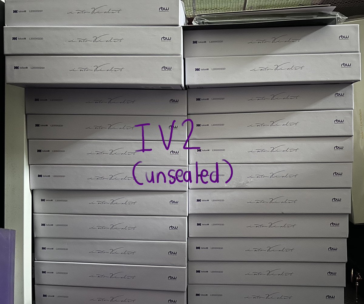 PRPLIDLE's tweet photo. purple kiss into violet / hide &amp; seek / memem albums (sealed &amp; unsealed)

price: rm 15 ea

🏷 
wtb wts purple kiss purplekiss pk purki 양도 퍼플키스 퍼키 jieun goeun dosie ireh yuki chaein swan 지은 고은 도시 이레 유키 채인 수인 #pasarpurplekiss @pasarPURPLEKISS https://t.co/cFgg3Darhh