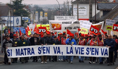 NRRomorantin's tweet photo. [THREAD 1/16] Que devient une ville de 18.000 habitants, après le départ de son principal pourvoyeur d'emplois ?

Il y a 20 ans, Romorantin (Loir-et-Cher) faisait face au départ de Matra et de ses centaines de salariés.

Comment s'en est-t-elle relevée ? Nous avons enquêté ⤵️ https://t.co/8Xndq5IipE