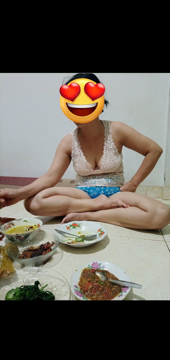 MamiSendy_'s tweet photo. Buka nenas langsung temenin mami makan ya.. https://t.co/DFEr3s3iW3