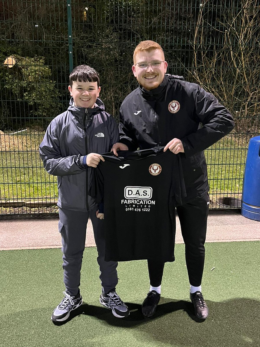 DidsburyPhoenix's tweet photo. 🚨Breaking News🚨

We'd love to thank @ColeraineFC for the 3 day loan of Riley Browne!

Younger Brother of our clubs performance analyst and star coach Darren Browne. We're hoping Riley can make a big impact on his debut this morning! https://t.co/WlAUo7XWVA