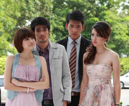 tkwansiri's tweet photo. ถ้าใครจำได้มาร์กี้กับเบลล่าเคยร่วมงานกันเรื่องรอยมารตอนปี 54 ตอนนั้นเบลล่าเพิ่งมาใหม่ๆ รับบทนางร้าย ในขณะที่มาร์กี้มาเป็นนางเอกเบอร์ 1 ของช่อง แต่ด้วยฝีมือต่างๆ มันก็พิสูจน์แล้วหล่ะ #มาร์กี้ #ใหม่ดาวิกา https://t.co/E36CerDlyi