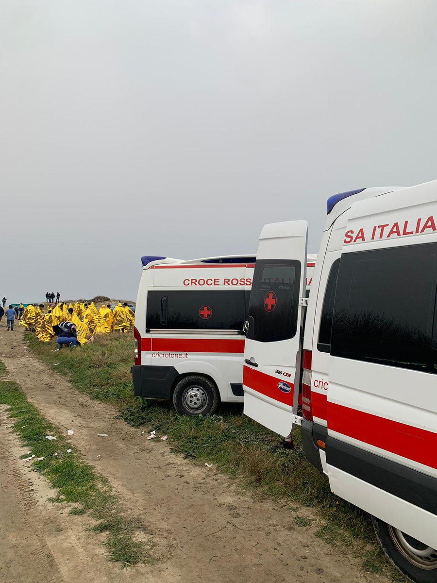 Shocking and sad news from Calabria, in Southern Italy: reports talk about several dead people, including children, after a migrant shipwreck.

Italian #RedCross <a href="/crocerossa/">Croce Rossa Italiana</a> volunteers are responding.

No one should risk his/her life to find a safe place where to stay.