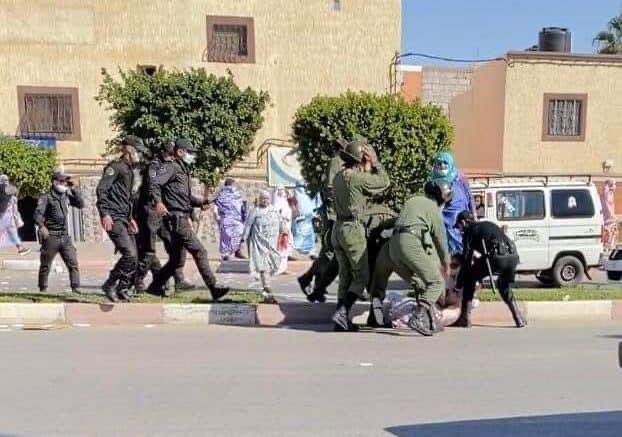 𝔽𝕚𝕥𝕠 𝔸. 𝕋. فيتو 🇪🇭 (@fitoat) on Twitter photo No es Kiev, no es Ucrania...es El Aaiun,  en el Sahara Occidental ocupado ilegalmente por Marruecos. 
Cuando solo ves...lo que quieren que veas No es Kiev, no es Ucrania...es El Aaiun,  en el Sahara Occidental ocupado ilegalmente por Marruecos. 
Cuando solo ves...lo que quieren que veas