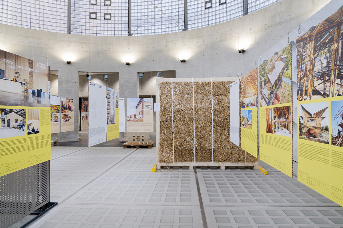 [Itinérance] L'exposition "TerraFibra Architectures" est présentée à la Haute école d'ingénierie et d'architecture  de Fribourg, dans le cadre du cycle "La filière d’architecture de la HEIA-FR" jusqu'au 16 mars 2023. <a href="/PavillonArsenal/">PAVILLON ARSENAL</a> <a href="/Atelier_amaco/">amàco</a> 👉bit.ly/3Z4ZbbK