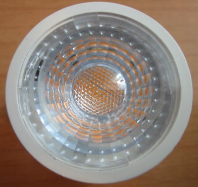 blogbombillas's tweet photo. #Bombilla #led #Ledbox GU10 7W 600 lm 2700K 60º con chip Samsung regulable 5-100%
https://t.co/ACc04UctUY
Otra bombilla del montón:
Da menos luz que otras bombillas
No es regulable (parpadea)
Se calienta mucho
Emite interferencias
Hace efecto de parpadeo o flickering https://t.co/fC8QKLy78B