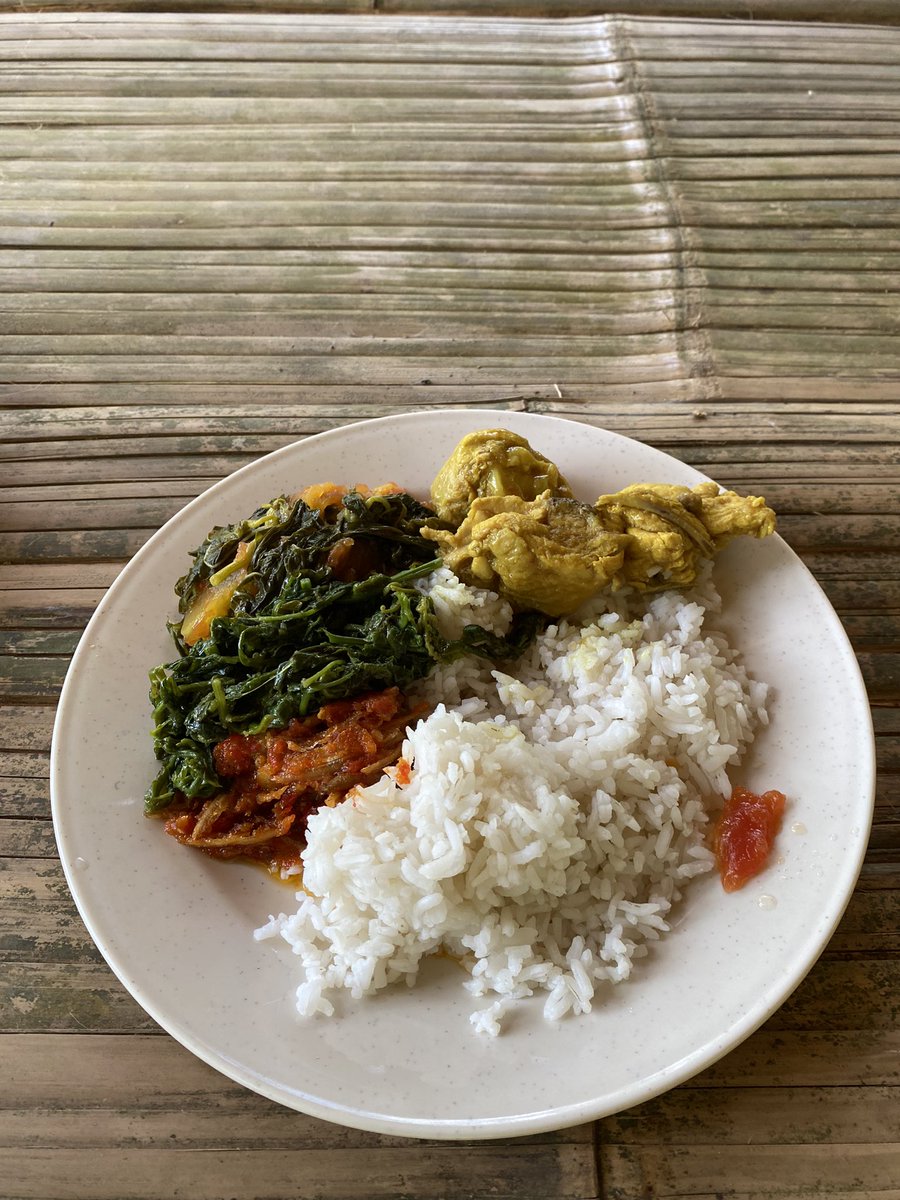 ShukClimbWalls's tweet photo. Masuk hutan & belajar dari orang asal Temuan di Serendah. Belajar identify Pokok, bahagian tumbuhan dalam hutan yg boleh makan. Sumber air yg boleh minum selain dari sungai & air mata, binatang-binatang dalam hutan.
Last-last makan masakan orang Temurun! Best experience ni! https://t.co/YUO0y1kTaD
