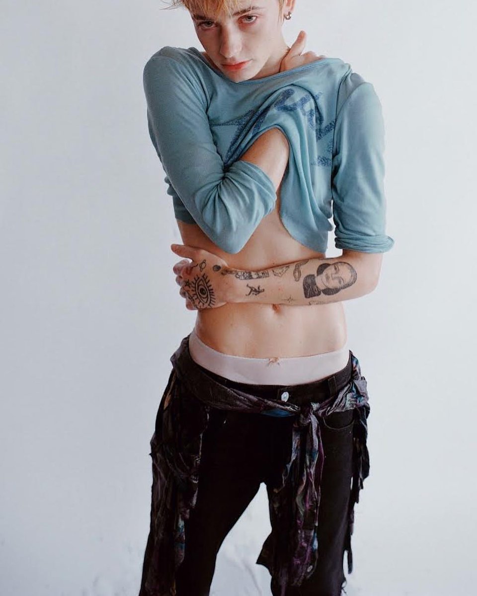 이완 맥그리거 딸 에스더 맥그리거가 <트레인스포팅> 오마주 사진 찍은 거 짱이다